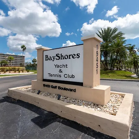Bayshore Yacht & Tennis 216-3